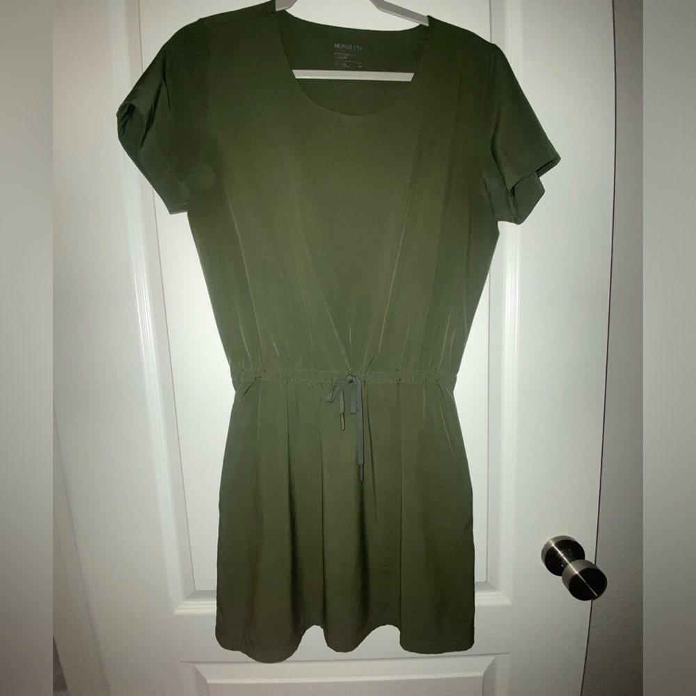 Mondetta Performance + Luxury S Military Green Tie Waist Pocket Dress